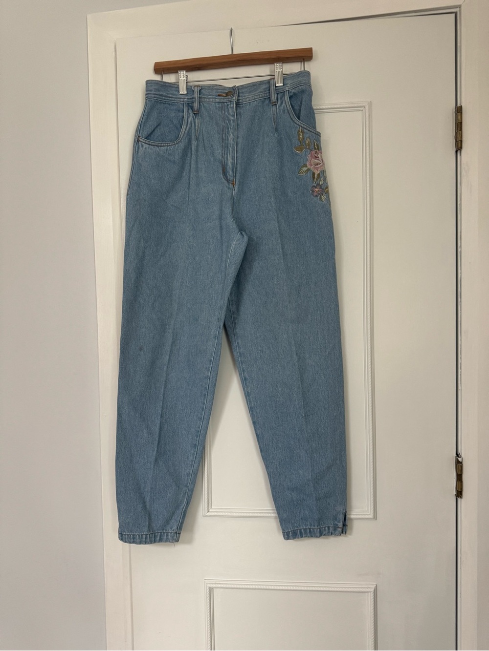 Vintage Together Light Blue Boyfriend Jeans with Floral Embroidery